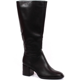 Botas negras de mujer Sergio Leone cálidas en el poste. negro