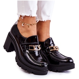 PL5 Zapatos negros lacados sobre pilar con adorno dorado Mikeyla