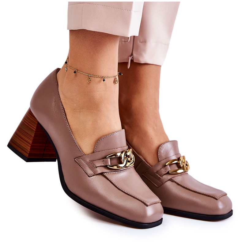 Salones De Piel Con Cadena Laura Messi 2514 Beige marrón