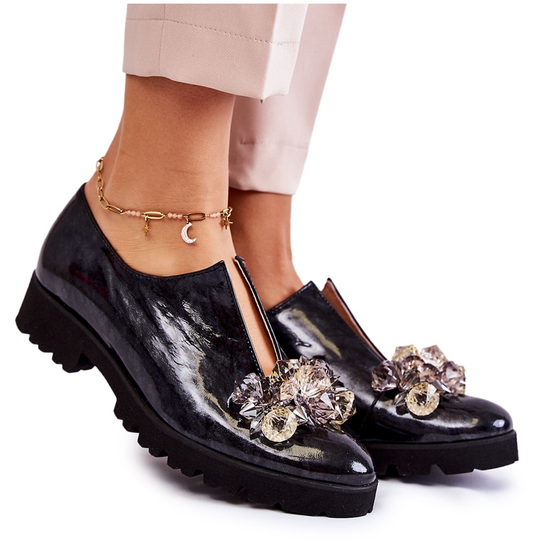 PA2 Elegantes zapatos lacados con decoración Cindy Negro y Gris