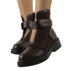 BM Botas marrones de mujer de Elbika. marrón