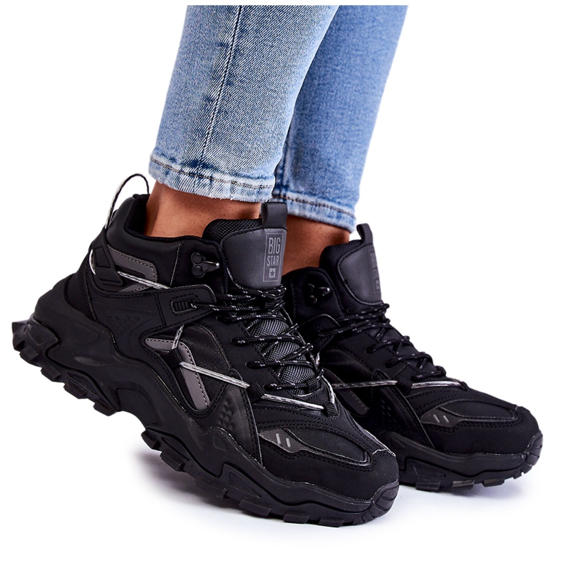 Zapatos deportivos de mujer en un fondo masivo Big Star KK274387 Negro