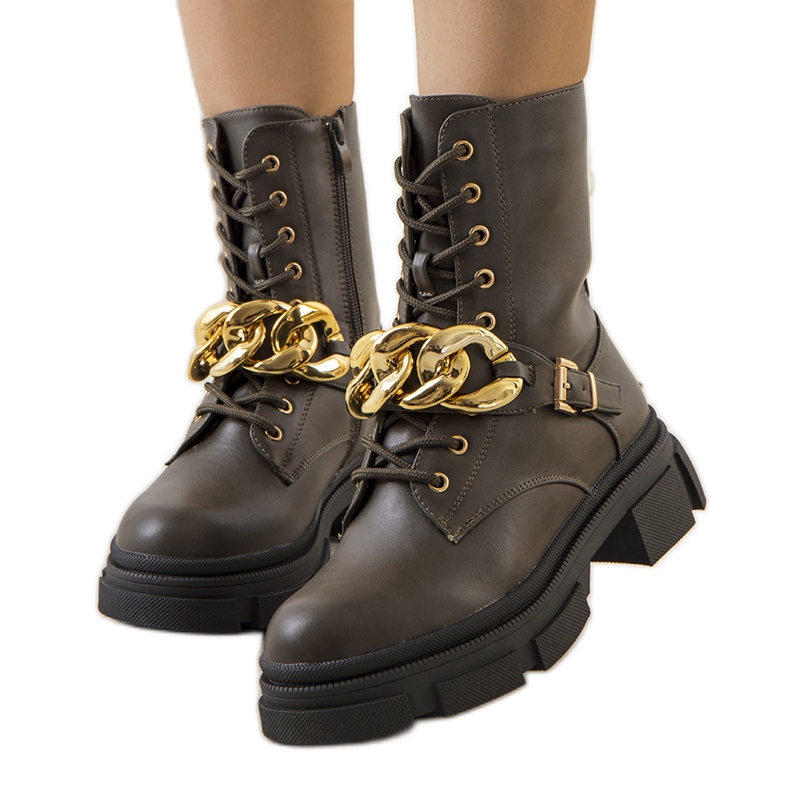 Botas de montaña verdes con cadena Iversen
