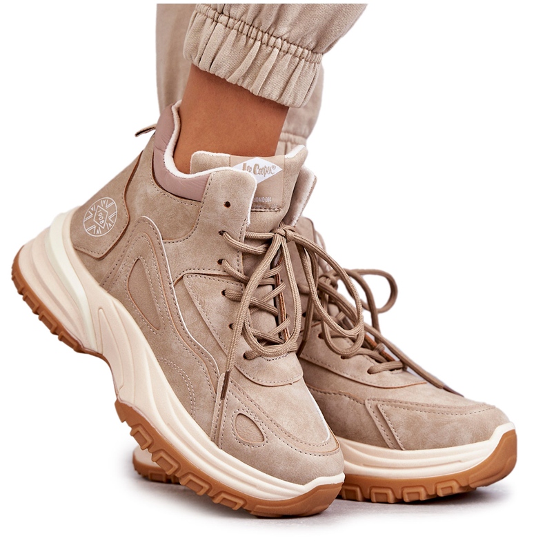 Botas de montaña en la plataforma Lee Cooper LCJ-22-44-1352L Beige