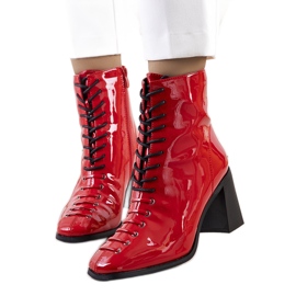 BM Botas Belisa charol rojo