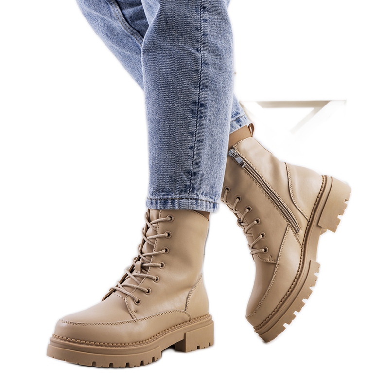 Cazadores beige de Caldera