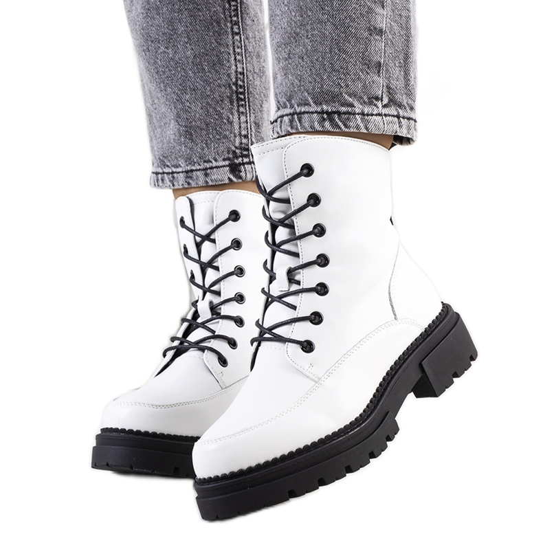 Los tramperos blancos de Calder Los tramperos blancos de Calder