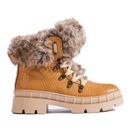 Botas de montaña de mujer con pelo beige Botas de montaña de mujer con pelo beige