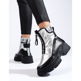 Botas de nieve plateadas para mujer en la plataforma Shelovet.