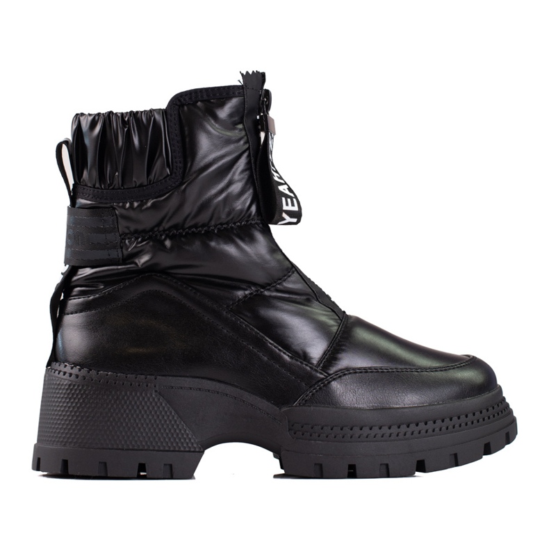 Botas de nieve negras para mujer en la plataforma Shelovet. negro