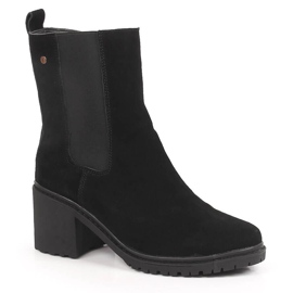 Botas Jodhpur de ante de cuero en el poste, Filippo negro aislado