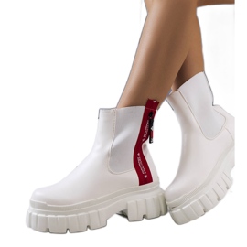 Botas blancas de charol de Casta blanco