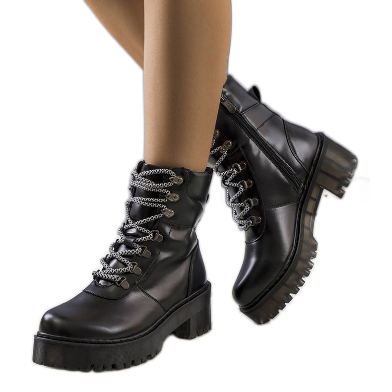 Botas negras con ribete Hildel decorativo negro Botas negras con ribete Hildel decorativo negro
