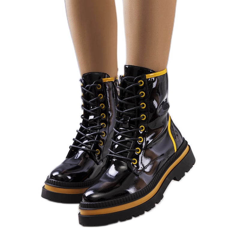 PA1 Botas Edaline lacadas en negro amarillo