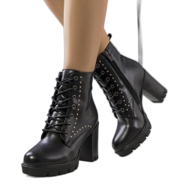 PA1 Botas negras en el puesto de Porrena negro