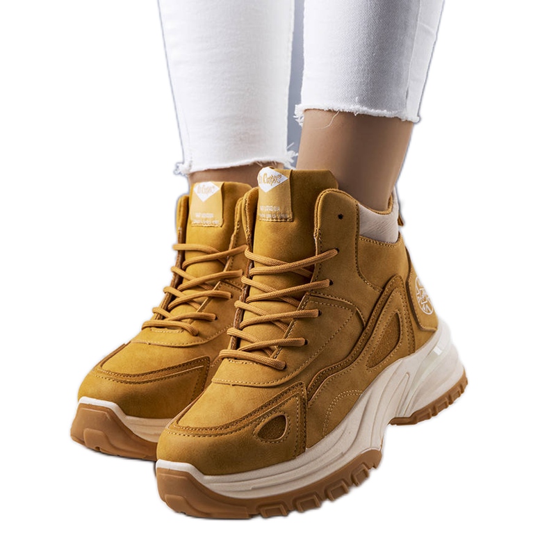 Botas camel con aislamiento LCJ-22-44-1354L Lee Cooper marrón