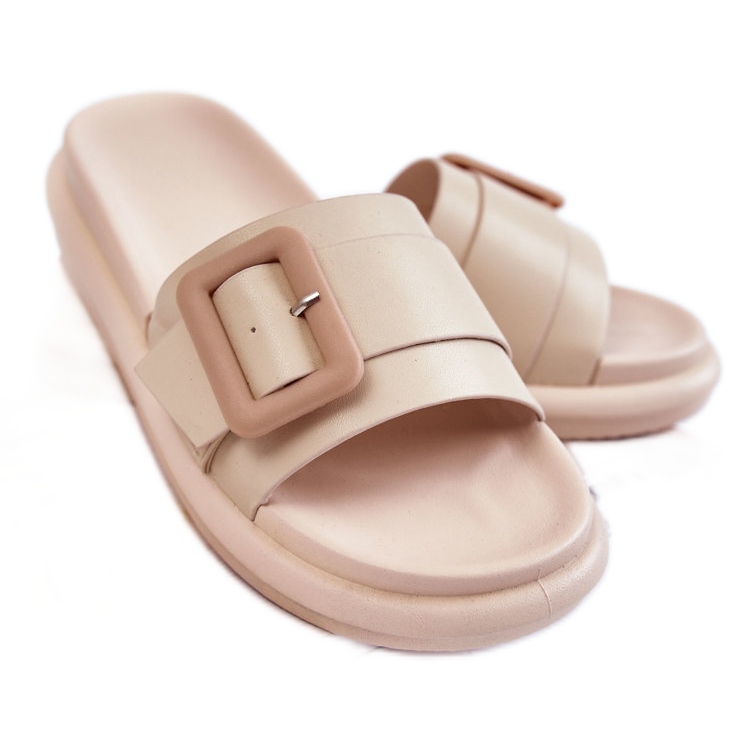 PA1 Babucha Mujer Piel Con Hebilla Beige Devia