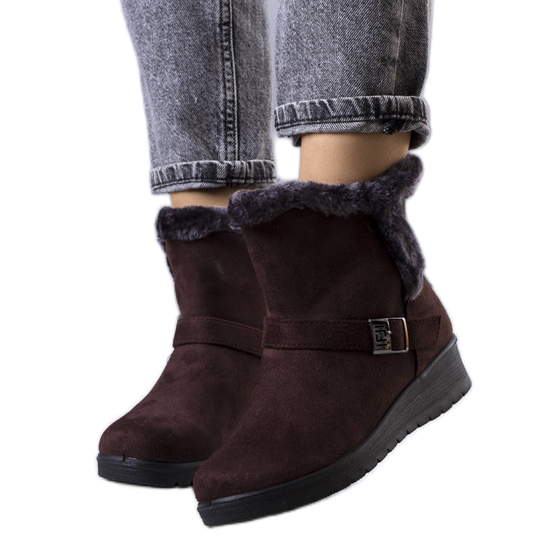 Botas con aislamiento marrón en el tacón de cuña Capo Botas con aislamiento marrón en el tacón de cuña Capo