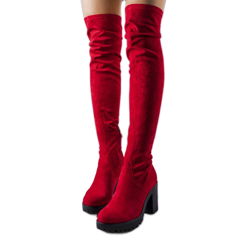 PA1 Botas de ante rojo en el poste de Aleena