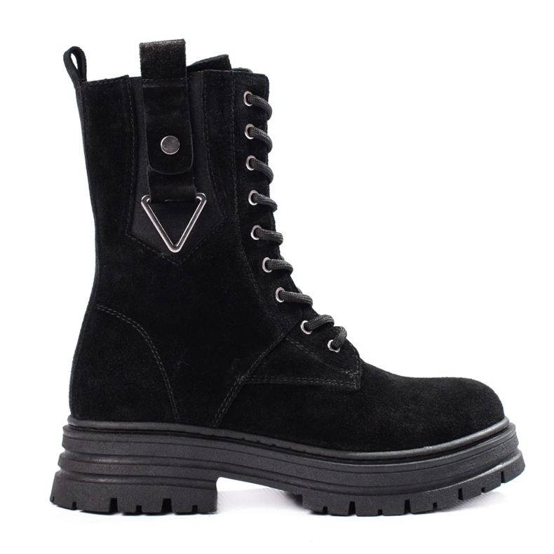 Botas altas de mujer fabricadas en piel natural. negro