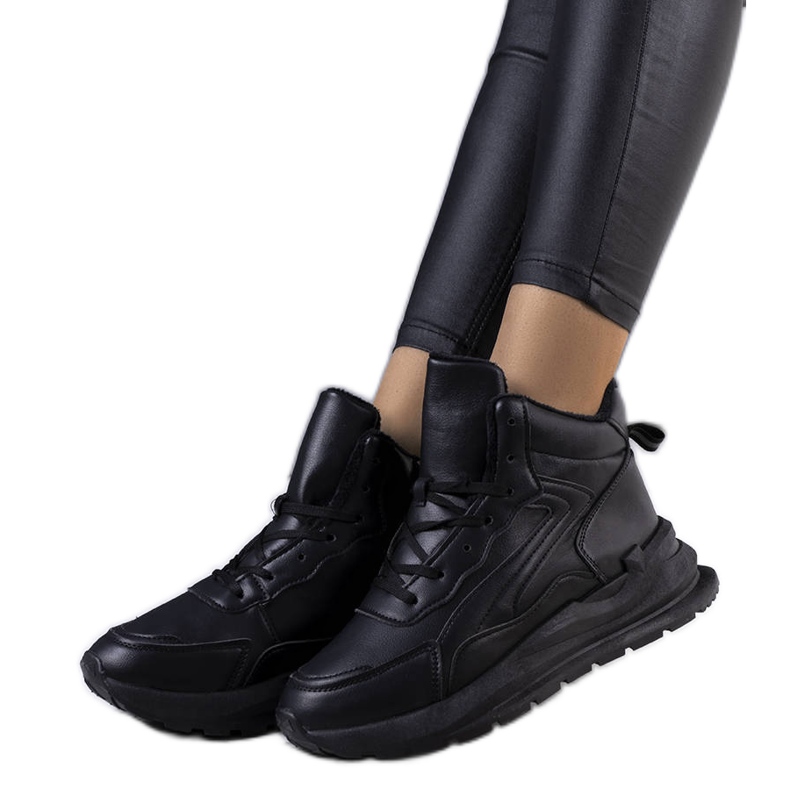 Zapatillas negras con aislamiento de Tasma. negro Zapatillas negras con aislamiento de Tasma. negro