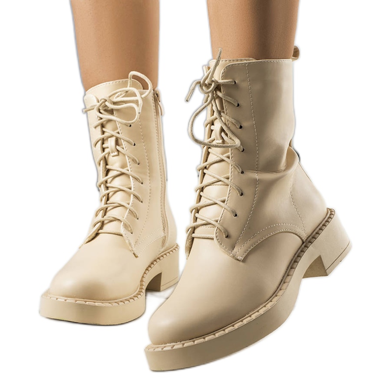 Botas con aislamiento beige de Ildar