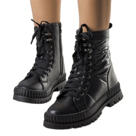 Botas negras con aislamiento de Hamina. negro