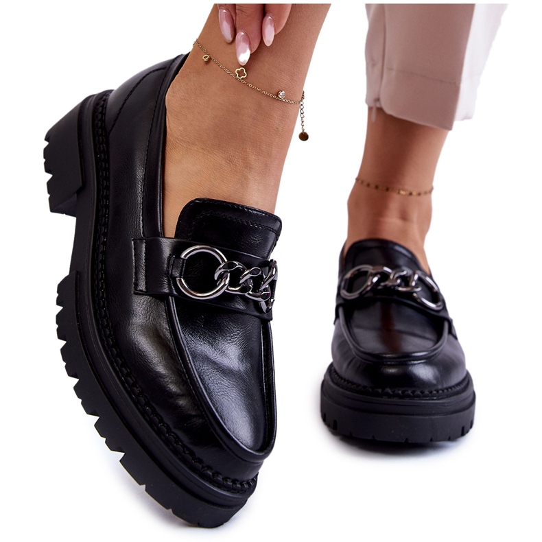 Zapatos de cuero ecológico para mujeres la.fi negro con una cadena Zapatos de cuero ecológico para mujeres la.fi negro con una cadena