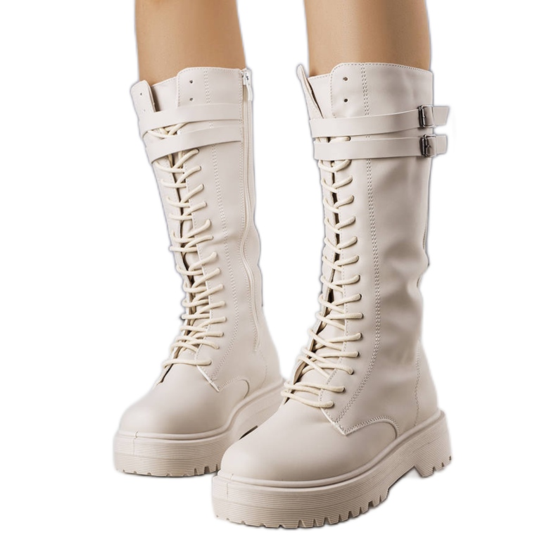 BM Botas altas beige de Christopher