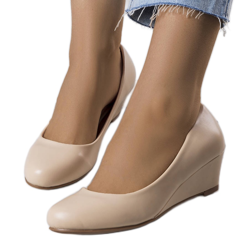 PA1 Zapatos de tacón beige con cuña de Arlai
