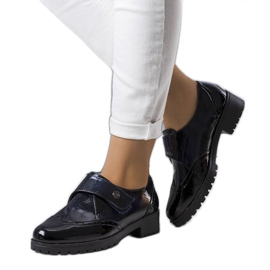 Zapatos lacados azul marino de Bateli negro Zapatos lacados azul marino de Bateli negro