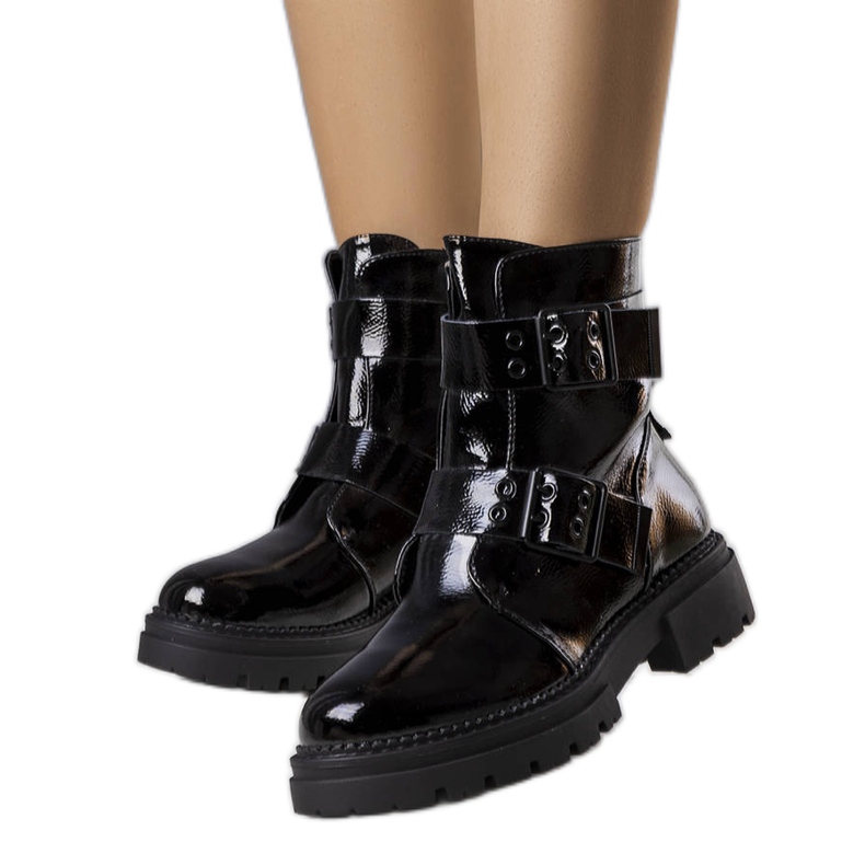 Botas con aislamiento lacadas en negro de Faleri