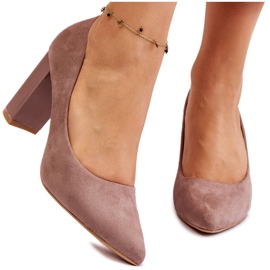 Bombas de gamuza en tacones beige Estellia de moda