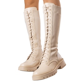 BM Botas beige con cordones de Monren