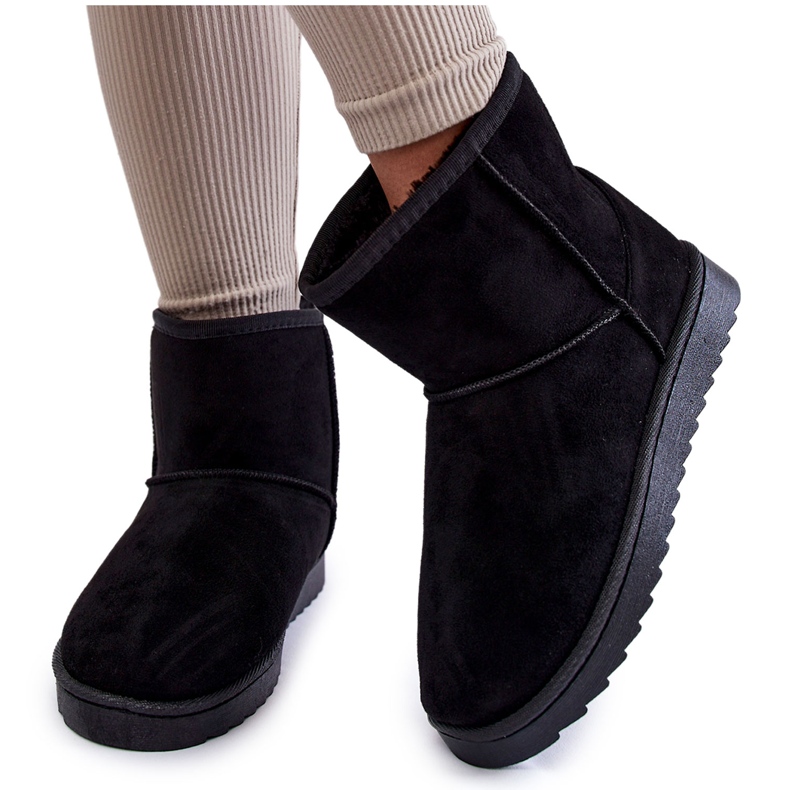 Botas de nieve negras aisladas para mujeres negro