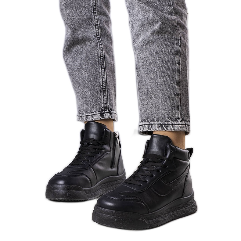 Zapatillas negras con aislamiento de Korti negro
