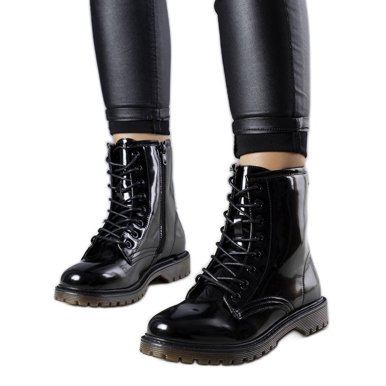 BM Botas charol negro Rhys