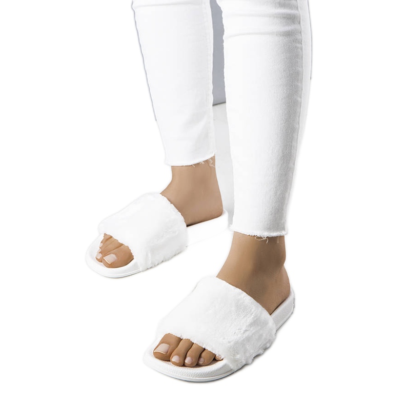 PA1 Chanclas blancas con pelo marfil blanco