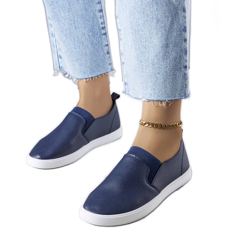 Zapatillas deportivas en ecopiel azul marino de Leroy