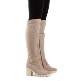 Olivier Botas aislantes de ante beige Margaret en el poste