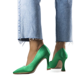 Zapatos de salón verdes con tacón de reloj de arena de Otto