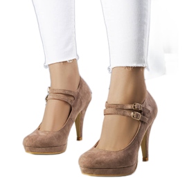 Zapatos de tacón beige de Quinn