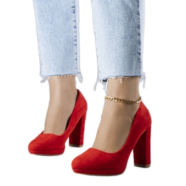 Zapatos de tacón rojos de Leonard