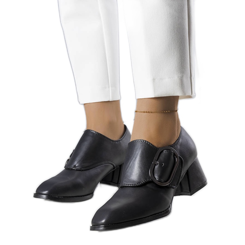 Zapatos de tacón negros de Ailani Zapatos de tacón negros de Ailani