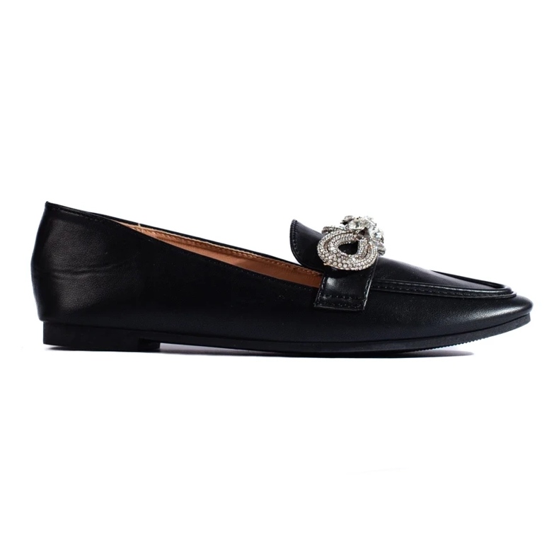 Mocasines de mujer elegantes con decoración. negro