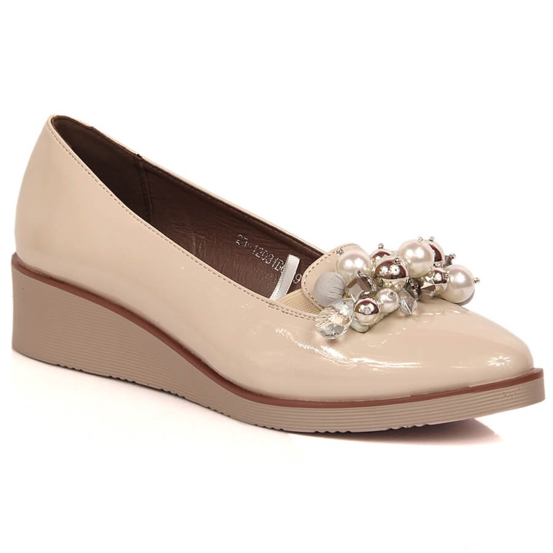 Zapatos cuña lacado beige con abalorios Potocki SZ12031