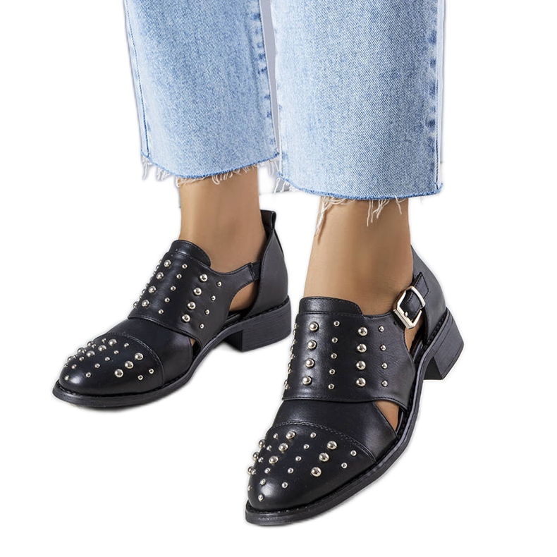 Zapatos brogue Irene negros con aberturas