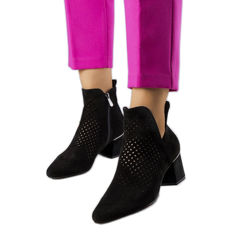 BM Botines calados negros de Bernadette BM Botines calados negros de Bernadette