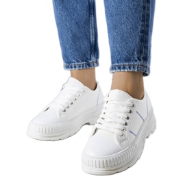 Zapatillas blancas con plataforma de Nichole. blanco
