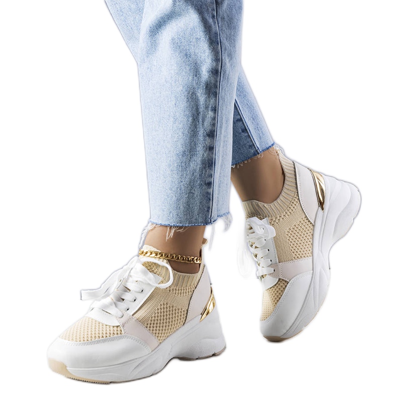 Zapatillas beige con cuña de Ann